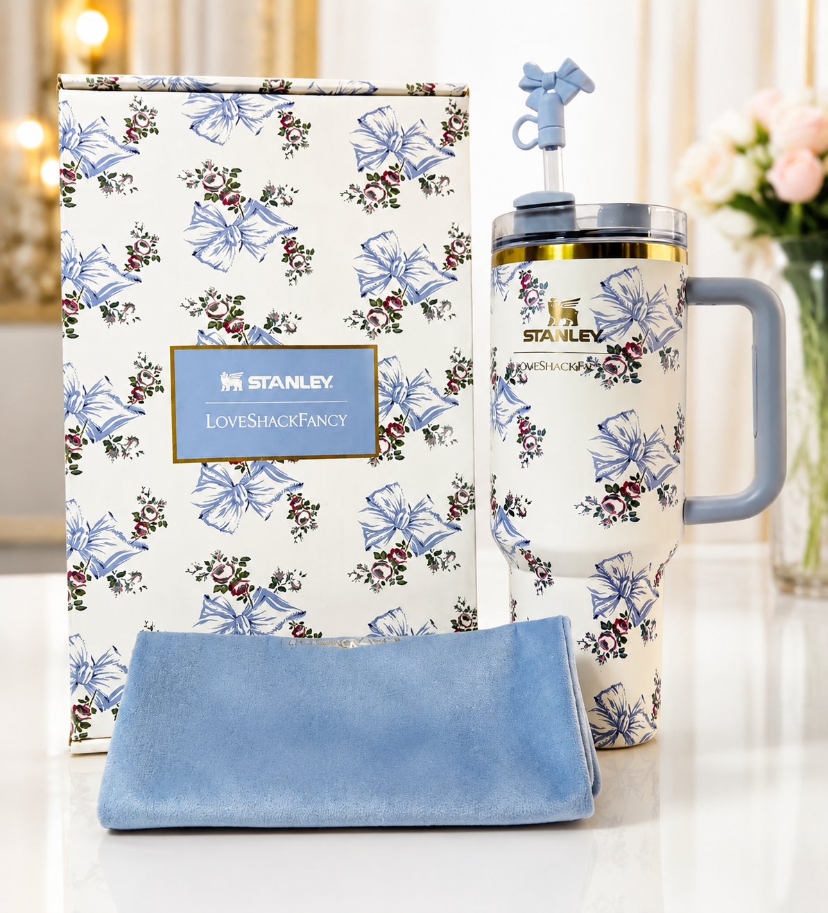 Stanley x LoveShackFancy Everblooming Rosettes 40 oz Quencher H2.0 FlowState Tumbler – Blue Floral